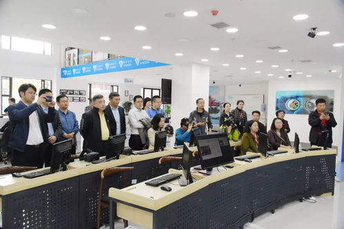 中央党校秋季学期处级干部进修班学员到遵义软件园参观调研